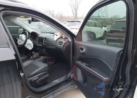 2018 Jeep Compass Trailhawk 4X4 из США, поврежденный, VIN 3C4NJDDB8JT272872